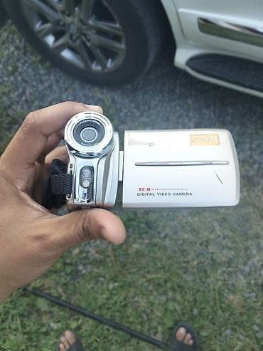 optika: Rəqəmsal Videokamera – DVC (12.0 MP) - 12.0 megapiksel foto çəkmə — 1