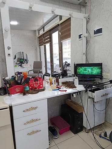 utu alti: Gözəllik salonu üçün tam təchizatlı vizaj və saç stilinqi iş guşəsi - — 1