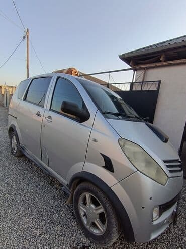 4 göz maşın: Avtomobil: Chana Benni/Minsk (Çin istehsalı, minivan/kompakt MPV — 4