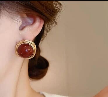 islenmis qizil sirqalar: Yenidir
Bordo rengi qalib — 5