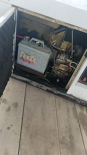 Generator dizel 8 kv cox az işlənib teze akumliyator alinib .tam — 2