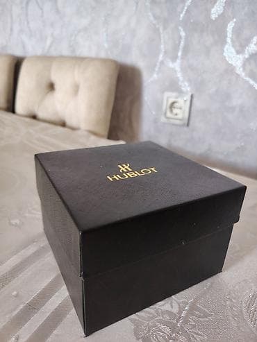 saat kreditle: Qol saatı, Hublot, rəng - Qara — 9