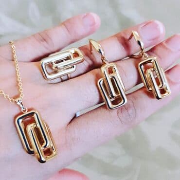 Dəstə daxildir: Üzük, Kulon, Boyunbağı, Sarı qızıl, 585 Əyar, 891 g