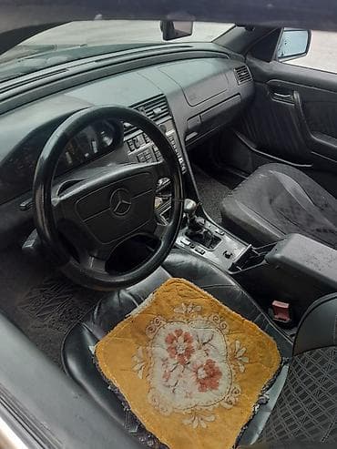 49 cc motor: Mercedes-Benz C-Class: 2.2 l | 1995 il Sedan — 4