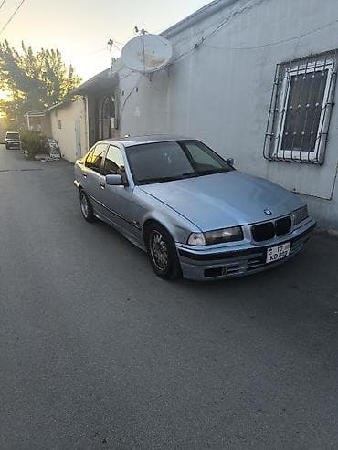 tap az jeep: BMW 3 Series E36 sedan - Kuzov: 4 qapı, metalik açıq göy rəng - Nömrə — 1
