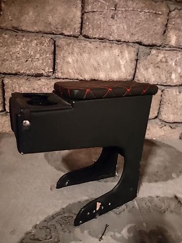 2107 qara: Avtomobil üçün mərkəzi qol dayağı/konso l - Üst hissə: yumşaq — 2