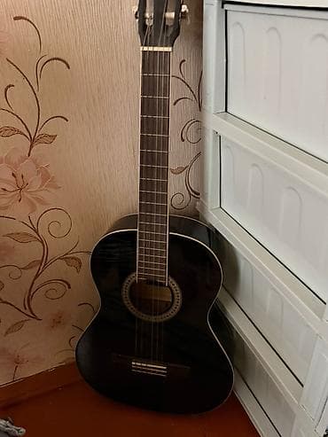 Klassik akustik gitara – qara rəng - Korpus: tam ölçülü klassik (nylon lalafo.az -da Klassik akustik gitara – qara rəng - Korpus: tam ölçülü klassik (nylon