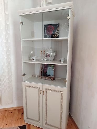 Reklam lövhələri: Mebel və ev əşyaları paketi - Şüşəli vitrin bufet: Üst hissəsi tam — 1