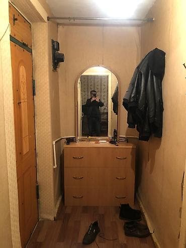 kirayə evlət: Bazar kontakt home yanı. orta blok 3-cu mərtəbə. infrastruktur — 4