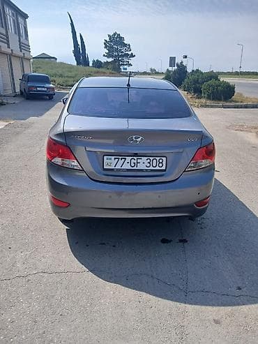 hyunday i10: Hyundai Accent: 1.5 l | 2013 il Sedan — 9