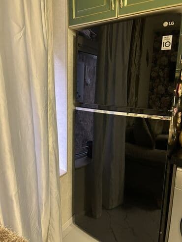 lg gr f832hlhu: LG soyuducu - Rəng və dizayn: Parlaq qara (oynaq güzgü effektli) ön — 1