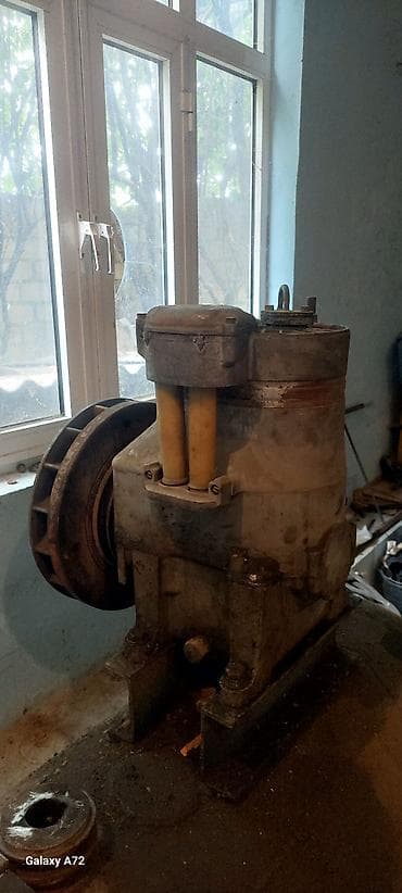 elektrik mişarı: Sənaye kompressoru və elektrik mühərriki dəsti - İki silindrli, hava — 7