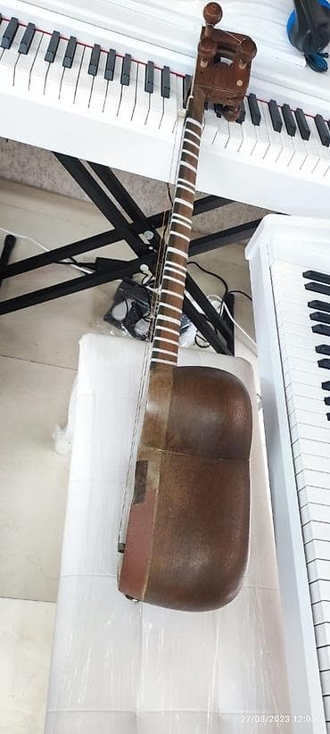 gitara jolana tornado: Profesional Tar Köhnə qədimi tar, Peto ustanın tarı, 60 yaşı var. Tut — 4