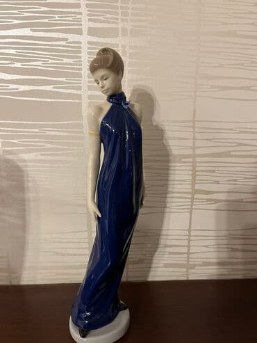 şuşa qalası maketi: Heykəlcik, 2000 il, Farfor, Ünvandan götürmə — 1