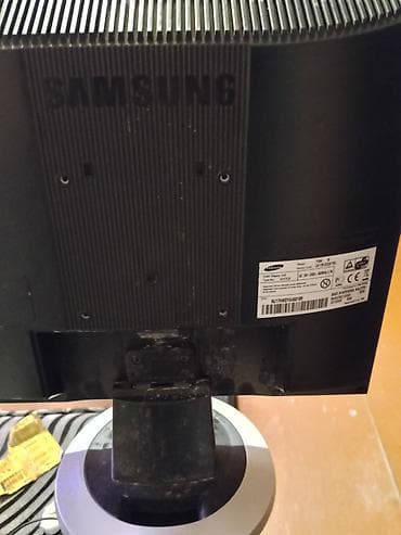 mac pro: Samsung SyncMaster 713N LCD monitor - Ekran diaqonalı: 17 düym (5:4 — 2