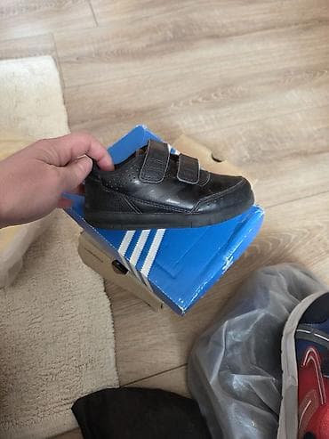 кросовки: Uşaq ayaqqabısı – Adidas, qara rəng - Model: Adidas (etiketdə ART — 2