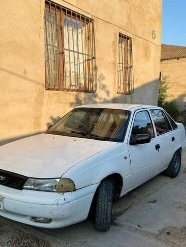 maşın satışı bmw: Daewoo Nexia, ağ rəngli sedan. Xarici:heç bir prablemi yoxdur real — 3