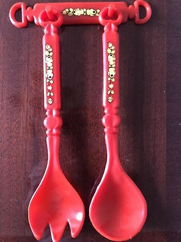 lala.fo posuda: Məhsul: Dekorativ salat qaşığı-çəngəl dəsti və asqılı panel Təsvir: - — 1