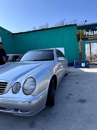 avtomobil lada: Mercedes-Benz E-Class (W210) sedan - Gümüşü rəng, 4 qapılı sedan — 5