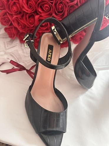 Basanoşka və səndəllər: Ölçü: 37, rəng - Qara, Yeni — 1