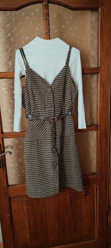 türk istehsalı olan qadın şubaları: Qadın geyim dəsti: jile və beldən kəmərli xəncərəkli (V yaxalı) — 3