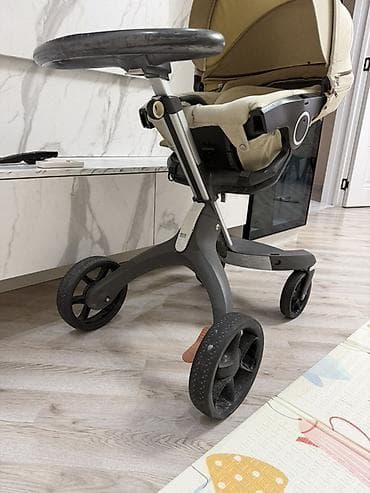 купить детскую коляску бу: Stokke brendi. 2300 azn alinib yeni kimi qalib. Tutacaqi yuxarida — 7