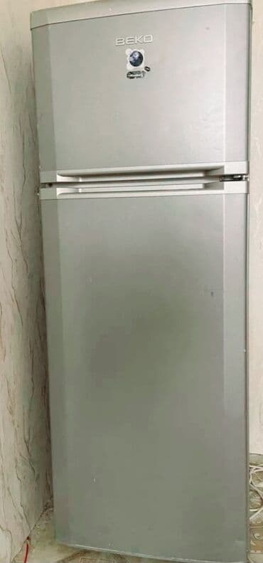 xaladenik ustası: İşlənmiş 2 qapılı Beko Soyuducu Satılır, rəng - Boz, Təkərli — 2