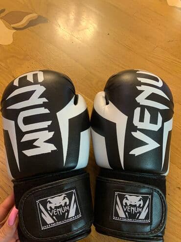 боксерские перчатки новые: Bokss elceki🥊 işdenmiyib 
40manat — 1