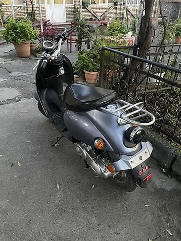 prava teleb etmeyen mopedler: Şəhər üçün kompakt skuter - Gümüşü/kül rəngli gövdə, retro üslublu ön — 7