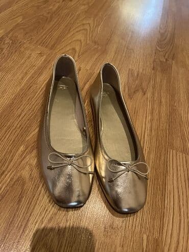 tangetka ayaqqabi: Qızılı rəngli baletkalar 1 dəfə geyilib baha alınıb sadəcə burnunda — 1