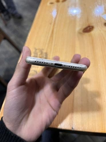 iphone 7 plus irşad: IPhone 7, Qızılı, Barmaq izi — 4