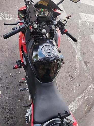 w211 amortizator: Qırmızı sport üslubunda motosiklet - Korpus: tam qaplama (full — 7