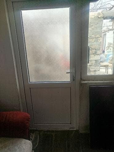 arka pencere: Taxta pencereler 1 ededi 10 man 2 denedi şüşələri üstündə 3 ədəd — 2