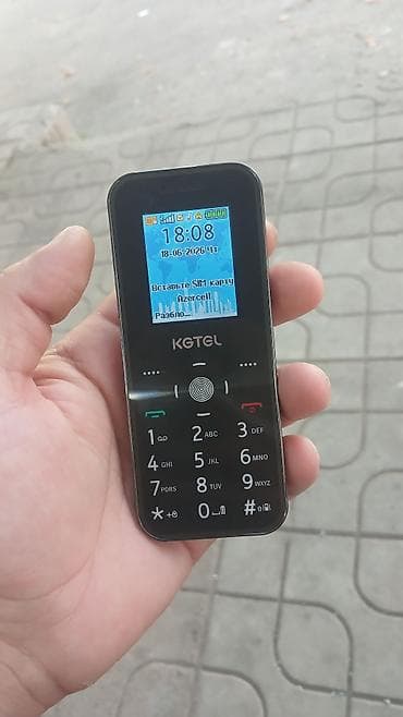 replika telefonlar: KGTEL mini düyməli telefon - Kompakt və yüngül korpus, bir əllə rahat — 1