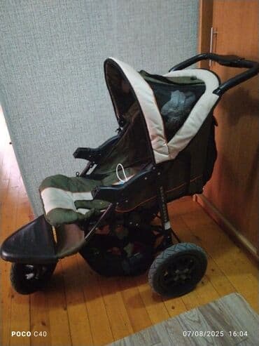 Klassik gəzinti arabası