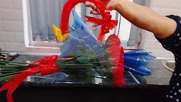 gül buketi qiymətləri: Qırmızı güllərdən ibarət hədiyyə buketi - Tərkib: 15 ədəd qırmızı gül — 1