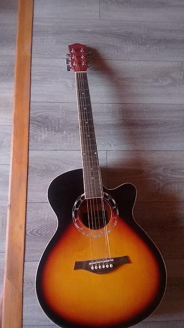 rock gitara: Akustik gitar – cutaway korpuslu, sunburst ön panel dizaynı - Korpus — 1