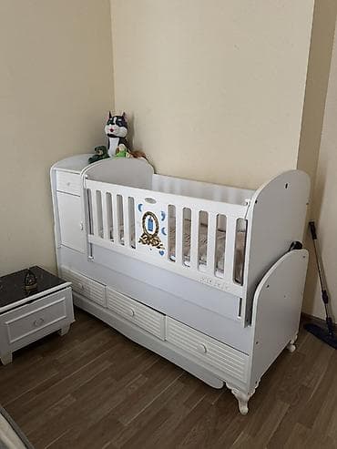 Uşaq çarpayısını pulsuz olaraq ehtiyacı olan birinə verirəm. Çarpayı