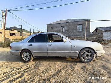 mersedes turbosu: Mercedes-Benz E-Class: 2.3 l | 1995 il Sedan — 7