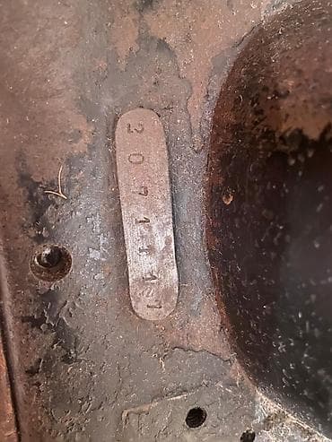 gitara kabel: Məhsul: Mexanik-elektrik tikiş maşını (köhnə model) Xüsusiyyətlər: - — 3