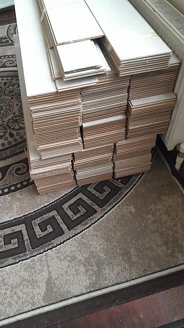 lami: Açıq rəngli laminat döşəmə lövhələri - Material: laminat (taxta — 1