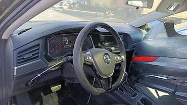 Volkswagen Jetta: 1.4 l | 2019 il Sedan — 5
