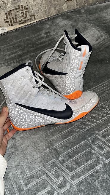 Ботинки: Nike boks ayaqqabıları – yüksək boğazlı, yüngül və çevik model. Nike — 8