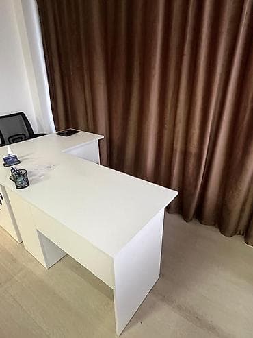 Resepşn, Künc masa