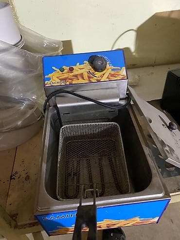 Konteynerlər: Peşəkar iaşə avadanlıqları paketi Tərkib: - Dönər ocağı: paslanmayan — 4