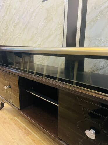 Düz TV altlığı, Polkalı, Şüşəli lalafo.az -da Düz TV altlığı, Polkalı, Şüşəli