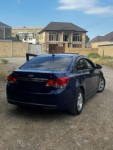 cruze 2012: Chevrolet Cruze: 1.4 l | 2012 il 300000 km Sedan — 4