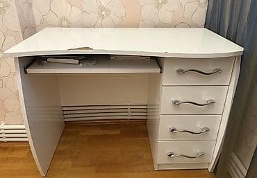 белый рабочий стол: Səliqəli və rahat yazı masası satılır. Minimal dizaynlıdır, otağa çox — 1