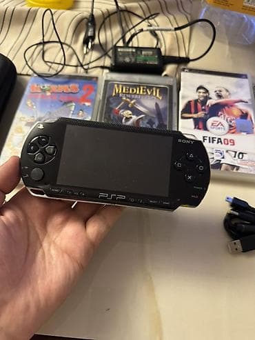Видеоигры и приставки: Sony PSP (PlayStation Portable) oyun konsolu seti Daxildir: - PSP — 1