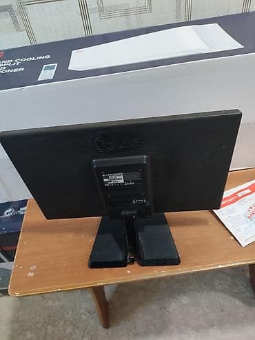 komputer setup: LG Flatron LCD monitor - Ekran ölçüsü: təqribən 19–22 düym (görünüşə — 1